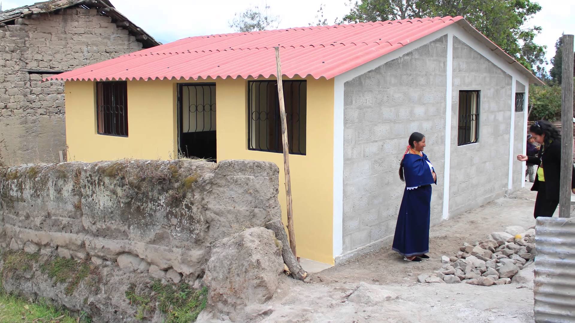 En Tungurahua Miduvi Construye 8 Viviendas Para Familias De 4